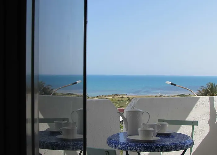 Majata Πανσιόν